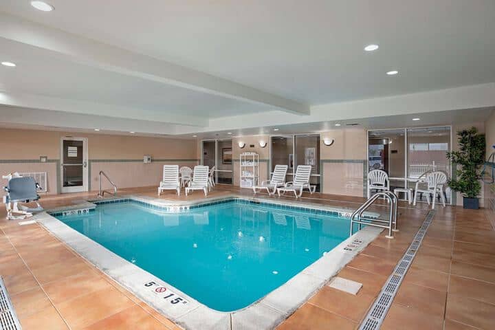 Pool 15 of 20