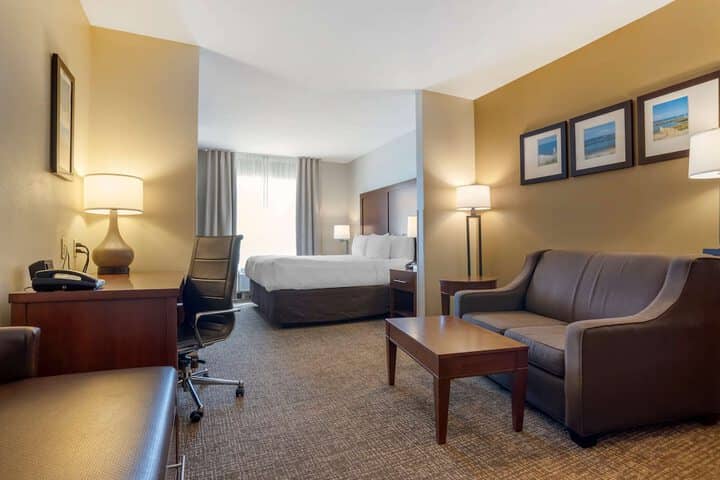 Room 10 of 20